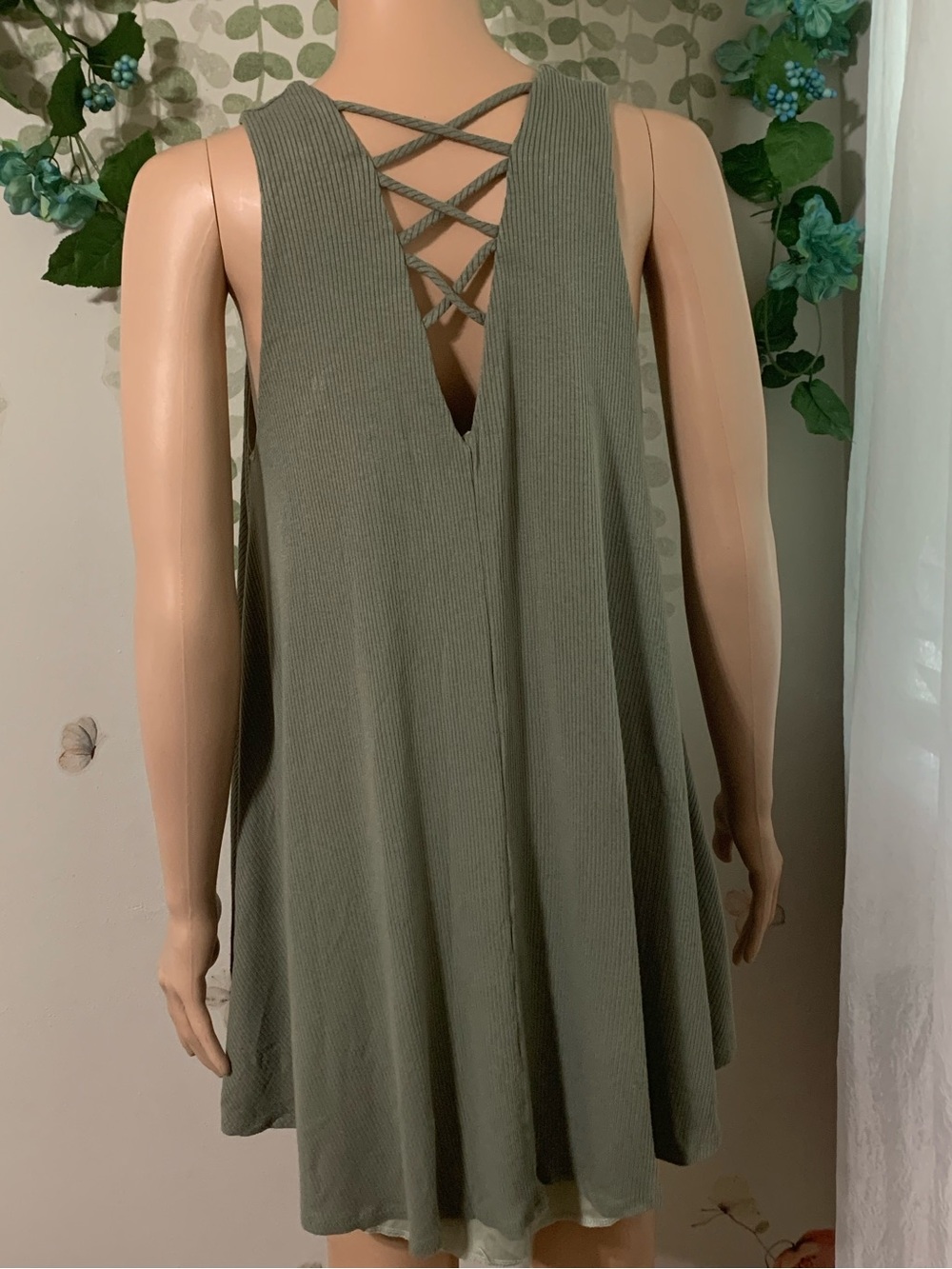 Sz M Alya Crisscross Back Olive Green Ribbed Swing Dress - Picture 1 of 6